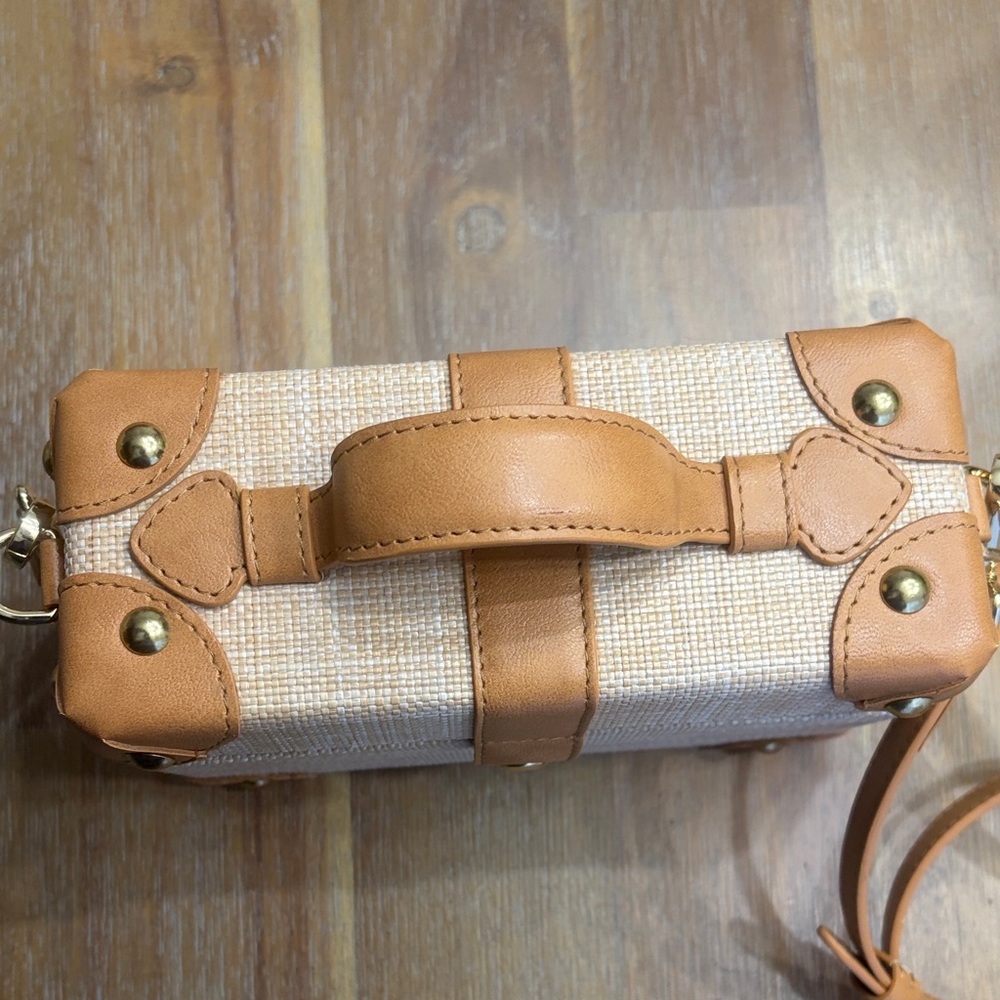Mark & Graham Structured Women's Crossbody Handbag - Picture 4 of 9